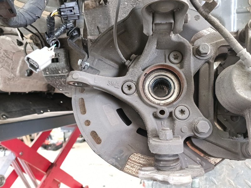 Recambio de mangueta delantera izquierda para kia ceed (cd) 1.6 crdi 136 referencia OEM IAM 51715G4AA0  