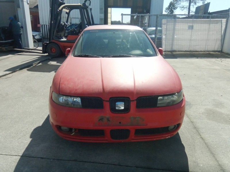 SEAT LEON (1M1)