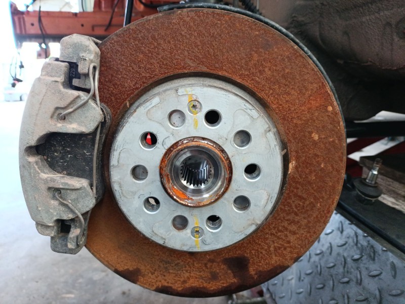 Recambio de disco freno delantero izquierdo para mg zs suv (azs1) 1.5 vti referencia OEM IAM 10266048  