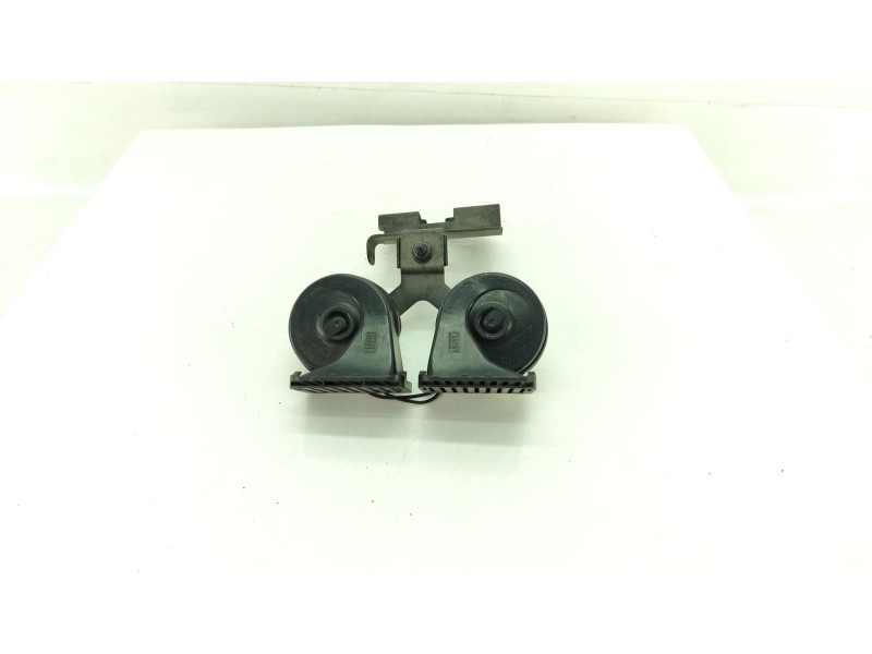 Recambio de bocina para land rover discovery sport (l550) 2.0 d 4x4 referencia OEM IAM LR108387  