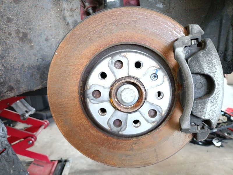 Recambio de disco freno delantero derecho para audi q3 sportback (f3n) 35 tdi referencia OEM IAM 5Q0615301F  