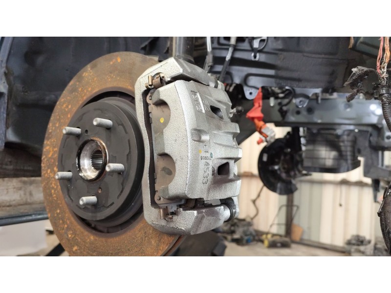 Recambio de pinza freno delantera derecha para toyota rav 4 v (_a5_, _h5_) 2.5 hybrid (axah52) referencia OEM IAM 4773042130  