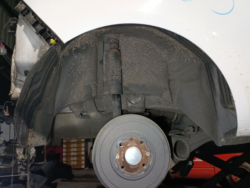 Recambio de paso de rueda trasero derecho para opel corsa e (x15) 1.3 cdti (08, 68) referencia OEM IAM 93189088  