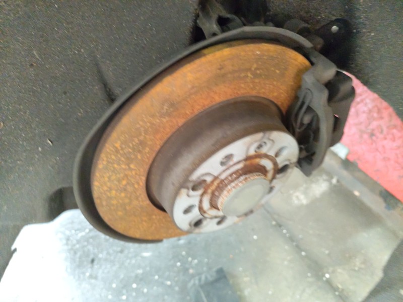 Recambio de disco freno trasero derecho para audi a3 sportback (8ya, 8yf) 35 tdi referencia OEM IAM 5Q0615601D  