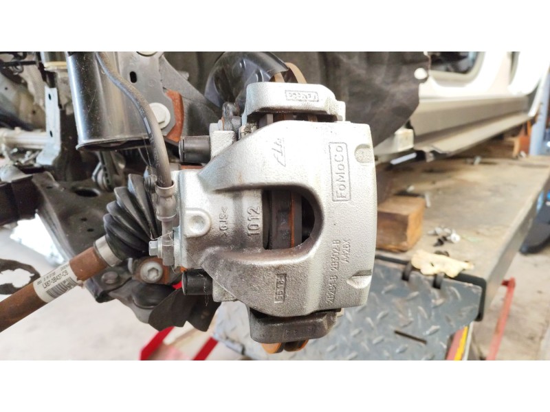 Recambio de pinza freno delantera izquierda para ford kuga iii (dfk) 1.5 ecoboost referencia OEM IAM 2560838  