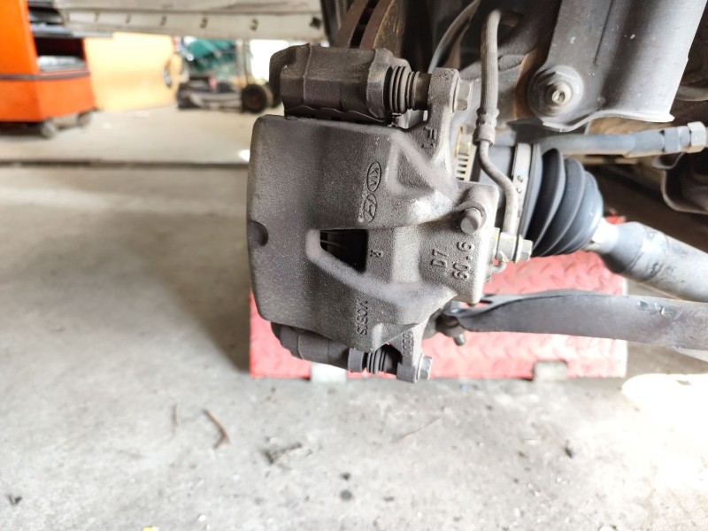 Recambio de pinza freno delantera derecha para hyundai tucson (tl, tle) 1.6 gdi referencia OEM IAM 58130D7600  