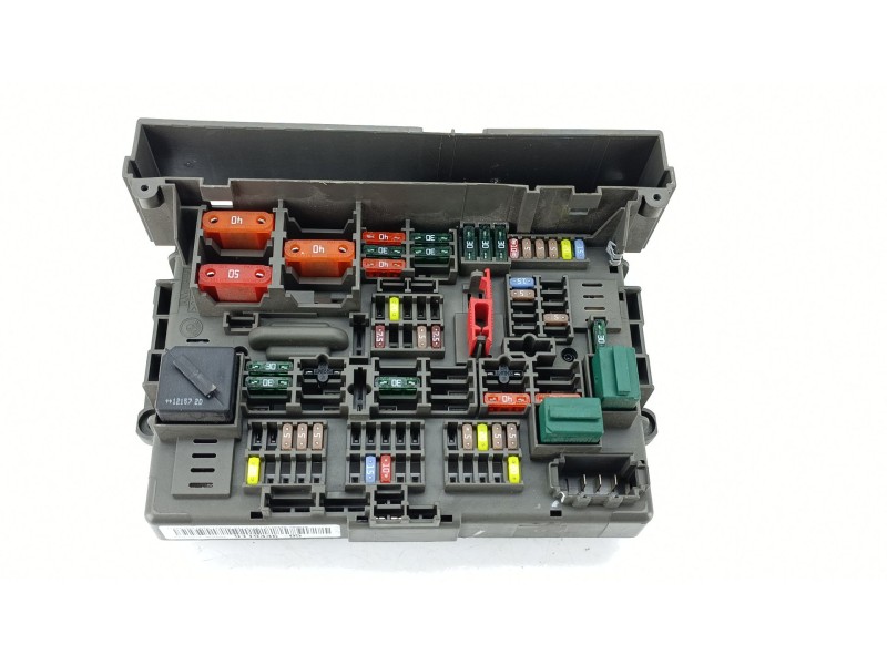 Recambio de caja fusibles delantera para bmw x1 (e84) sdrive 18 d referencia OEM IAM 9119446  