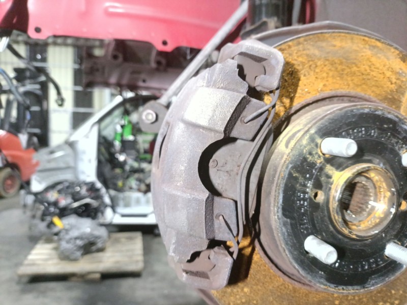 Recambio de pinza freno delantera izquierda para toyota yaris (_p13_) 1.0 (ksp130_) referencia OEM IAM 477500D070  