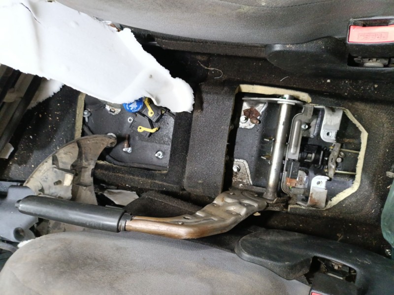 Recambio de palanca freno de mano para peugeot partner furgoneta/monovolumen 1.6 hdi referencia OEM IAM 4701E4  