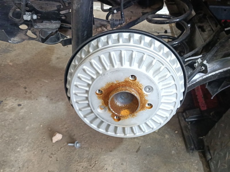 Recambio de buje trasero derecho para renault clio v (b7_) tce 90 (b7mt) referencia OEM IAM 432100170R  