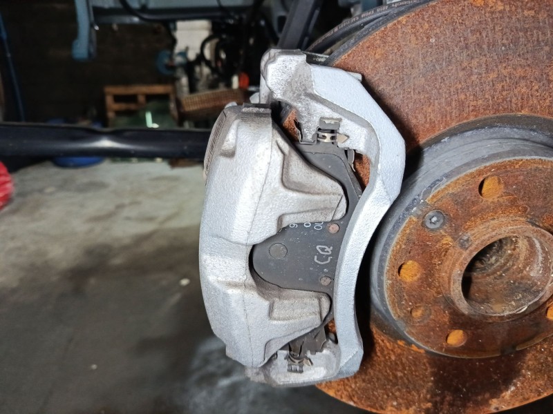 Recambio de pinza freno delantera izquierda para peugeot 408 ii (fp_, f3_, fm_) puretech 130 referencia OEM IAM 1647879980  