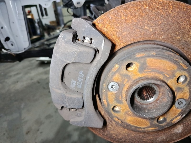 Recambio de pinza freno delantera izquierda para dacia sandero iii 1.0 sce 65 referencia OEM IAM VERE7155  
