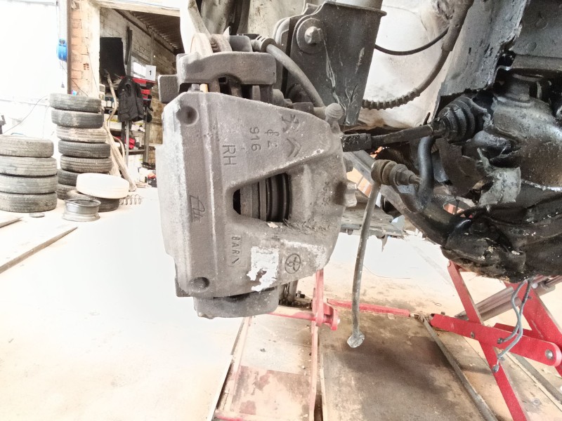 Recambio de pinza freno delantera derecha para peugeot traveller autobús (v_) 1.6 bluehdi 115 referencia OEM IAM 1692650680  