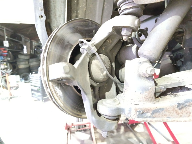 Recambio de mangueta delantera derecha para iveco daily vi caja/chasis 33s15, 35s15, 35c15 referencia OEM IAM 5802417991  