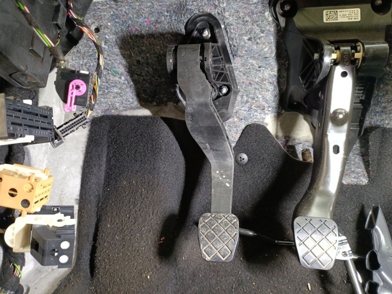 Recambio de pedal embrague para seat ibiza v (kj1, kjg) 1.0 tsi referencia OEM IAM 6C1721321A  