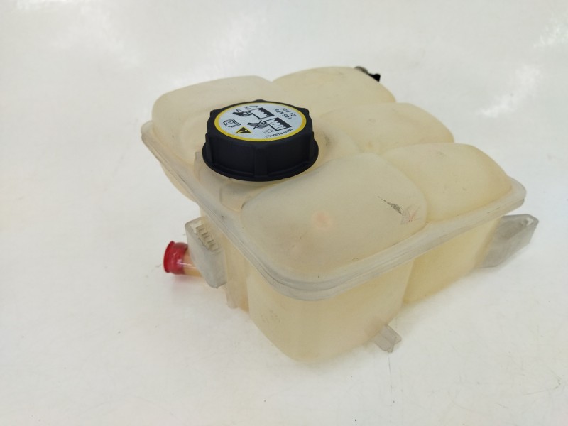 Recambio de deposito expansion para ford focus iii 1.5 tdci referencia OEM IAM 8V618K218  