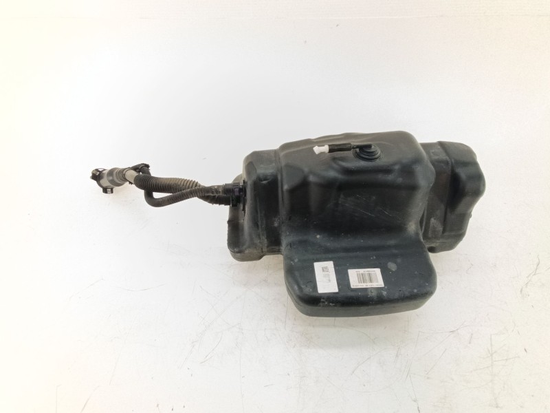 Recambio de deposito adblue para iveco daily vi furgoneta 33s16, 35s16, 35c16, 40c16, 50c16 referencia OEM IAM 5802823933  