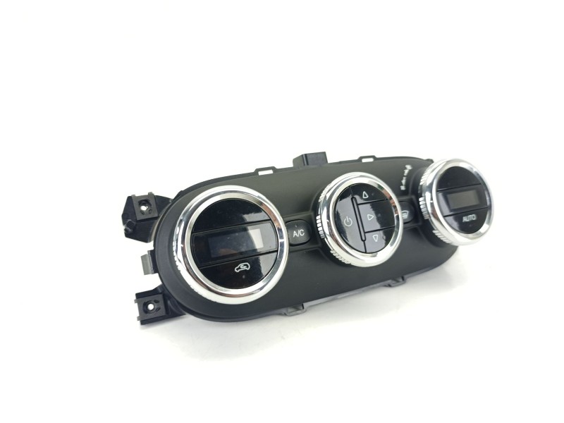 Recambio de mando climatizador para iveco daily vi caja/chasis 33s15, 35s15, 35c15 referencia OEM IAM 5801640589  