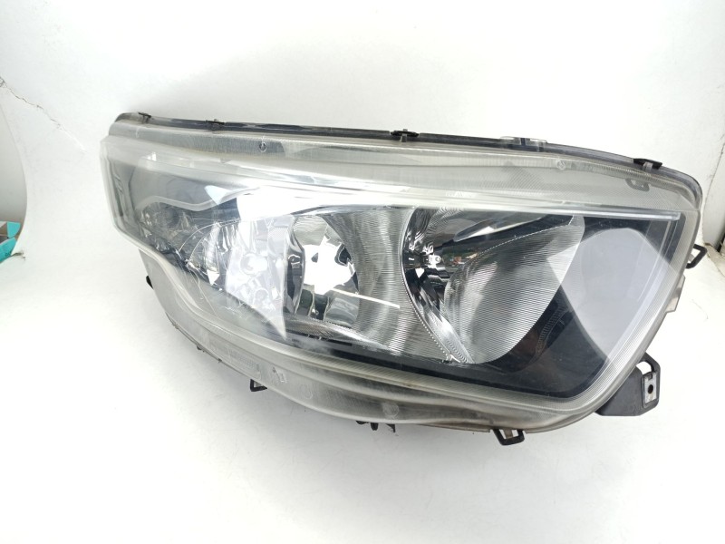 Recambio de faro derecho para iveco daily vi caja/chasis 33s15, 35s15, 35c15 referencia OEM IAM 5801473749  