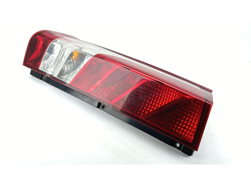 Recambio de piloto trasero izquierdo para iveco daily vi furgoneta 33s16, 35s16, 35c16, 40c16, 50c16 referencia OEM IAM 58015232