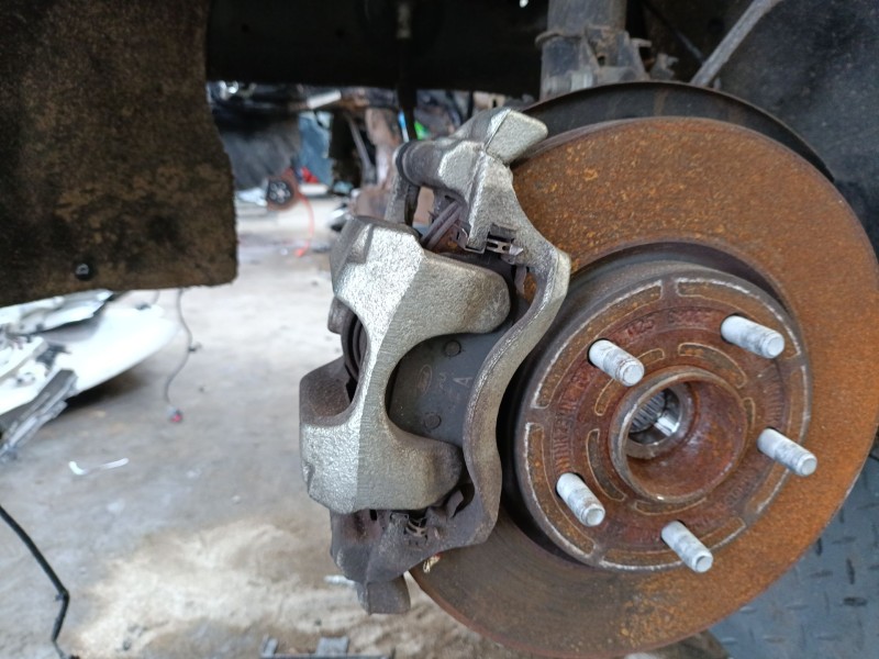 Recambio de pinza freno delantera izquierda para ford puma (j2k, cf7) 1.0 ecoboost referencia OEM IAM 2413306  