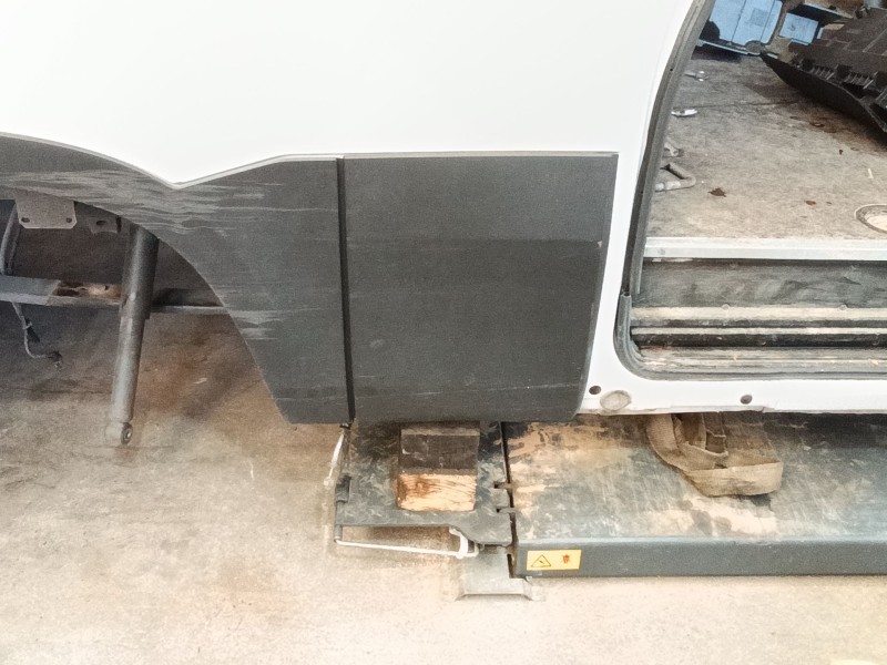 Recambio de moldura para iveco daily vi furgoneta 33s16, 35s16, 35c16, 40c16, 50c16 referencia OEM IAM   
