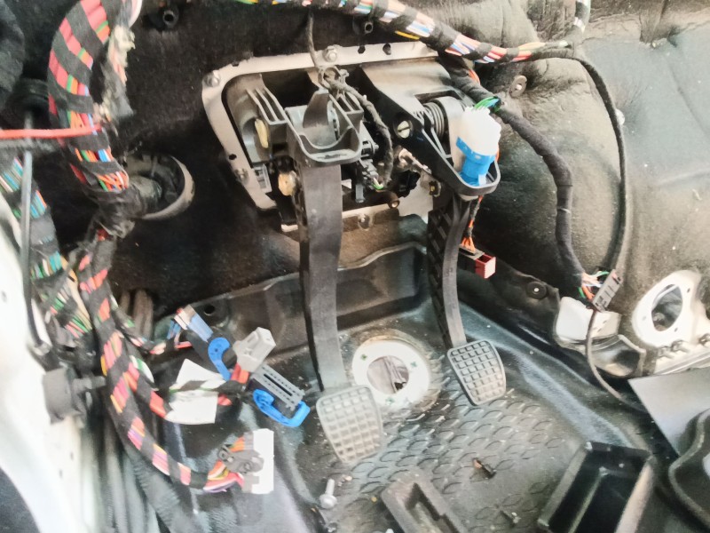 Recambio de pedal freno para iveco daily vi furgoneta 33s16, 35s16, 35c16, 40c16, 50c16 referencia OEM IAM 5801492032  
