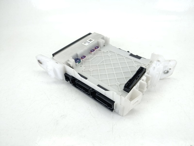 Recambio de caja reles / fusibles para toyota yaris (_p21_, _pa1_, _ph1_) 1.5 hybrid (mxph10) referencia OEM IAM 63573244  