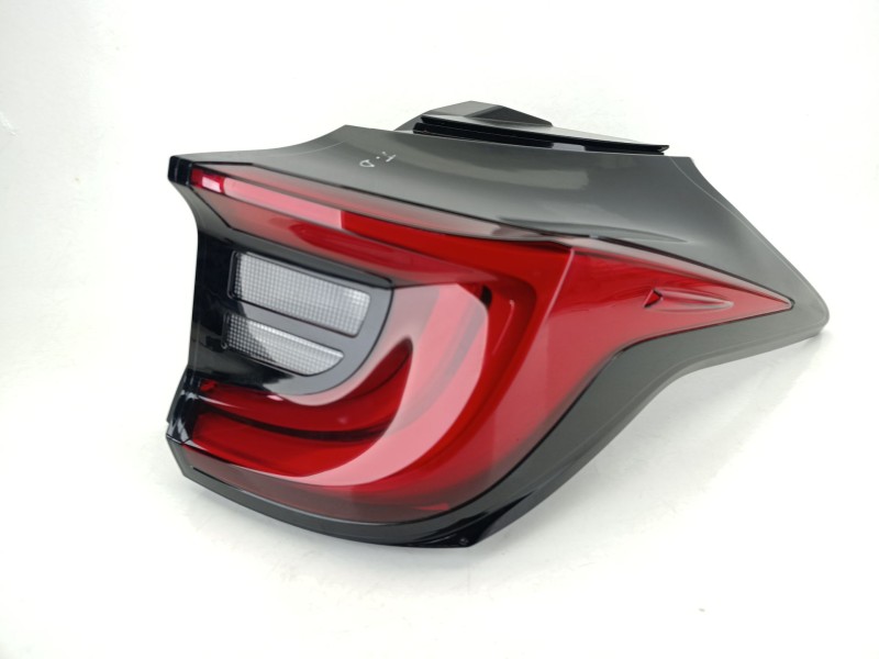 Recambio de piloto trasero derecho para toyota yaris (_p21_, _pa1_, _ph1_) 1.5 hybrid (mxph10) referencia OEM IAM 81551K0040  