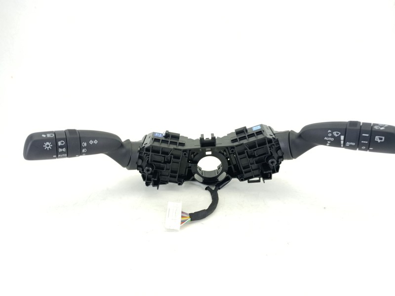 Recambio de mando multifuncion para toyota yaris (_p21_, _pa1_, _ph1_) 1.5 hybrid (mxph10) referencia OEM IAM 8432902040  