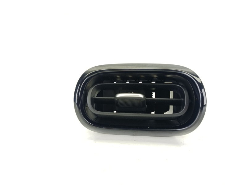 Recambio de rejilla aireadora para toyota yaris (_p21_, _pa1_, _ph1_) 1.5 hybrid (mxph10) referencia OEM IAM 55650K0040  