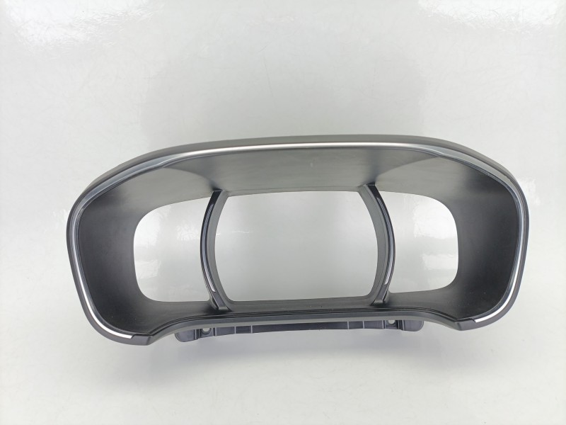Recambio de embellecedor para renault megane iv hatchback (b9a/m/n_) 1.2 tce 100 (b9ms) referencia OEM IAM 682647342R  