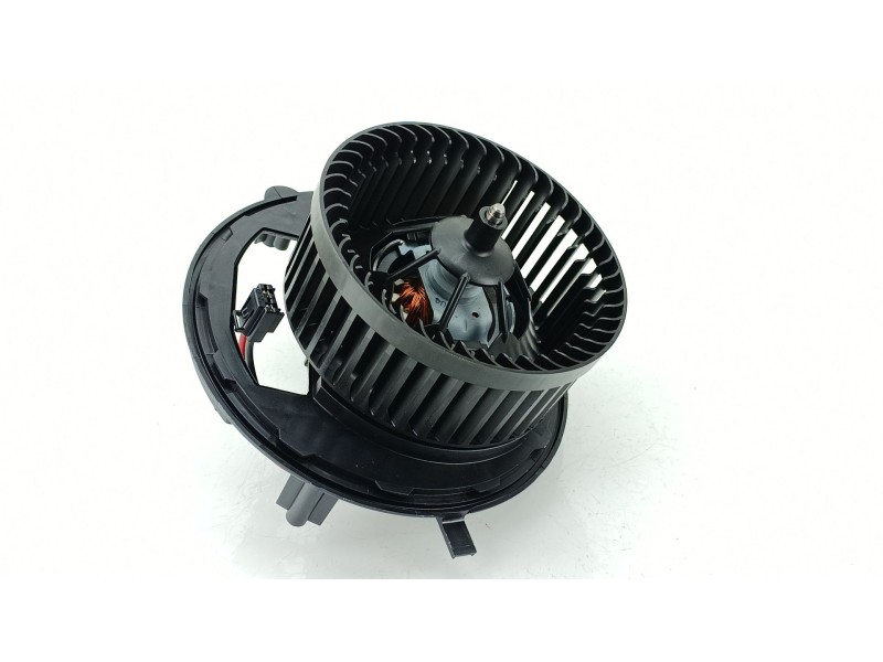 Recambio de motor calefaccion para volkswagen golf viii variant (cg5, db5) 1.5 tsi referencia OEM IAM 5WB819021A  