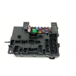 CAJA RELES / FUSIBLES 8637C079 