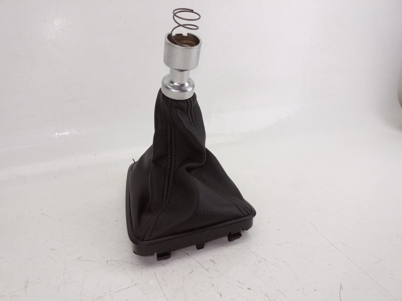 Recambio de guarnecidos palanca cambio para ford focus iii 1.5 tdci referencia OEM IAM F1EBA045K08  