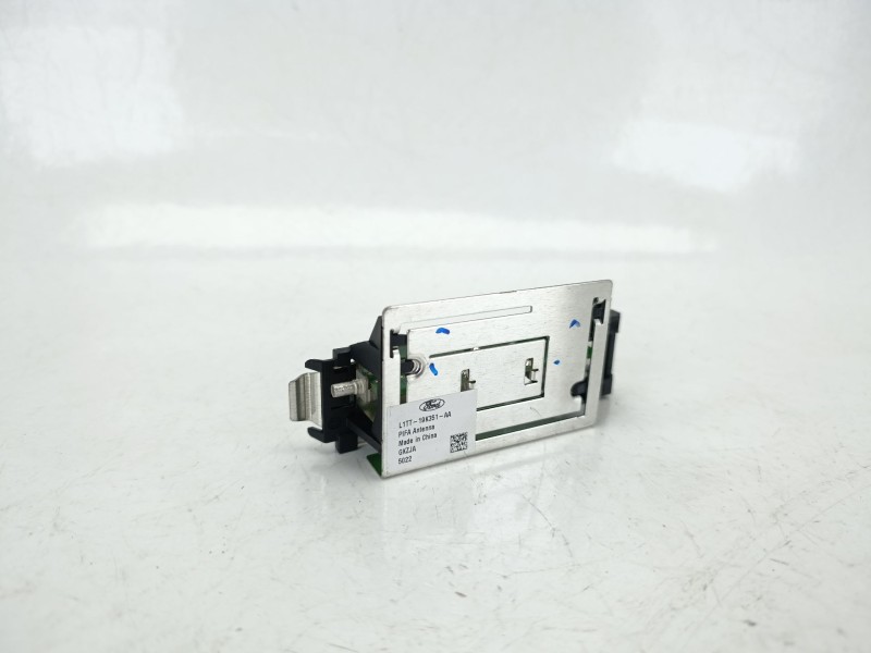 Recambio de antena para ford puma (j2k, cf7) 1.0 ecoboost referencia OEM IAM L1TT19K351AA  