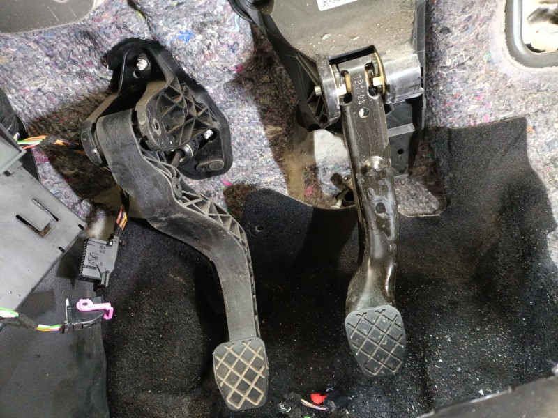 Recambio de pedal embrague para seat ibiza v (kj1, kjg) 1.0 tsi referencia OEM IAM 6C1721321A  