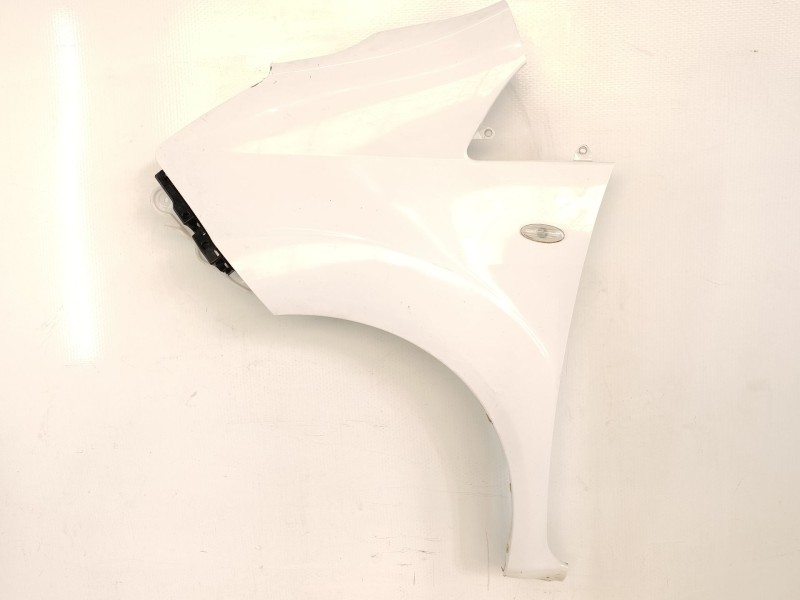 Recambio de aleta delantera izquierda para nissan nv200 furgoneta e-nv (me0n) referencia OEM IAM F31014FAMA  