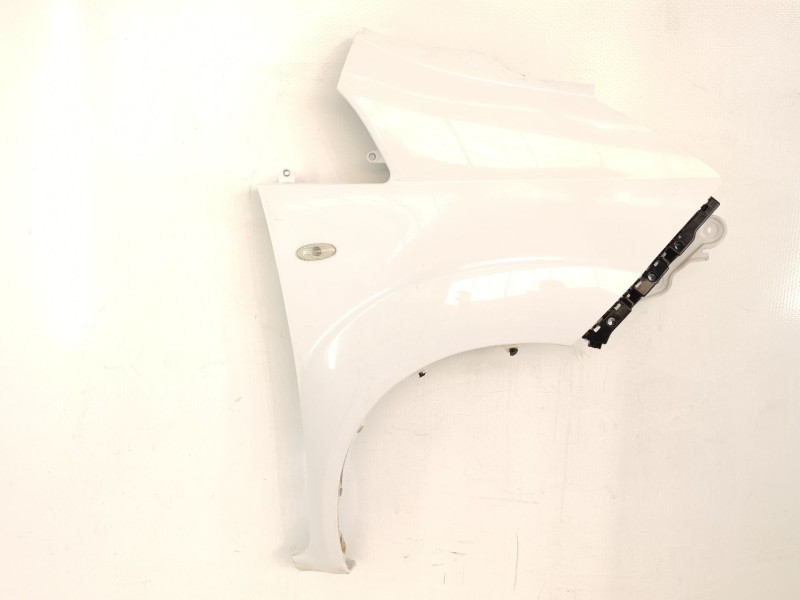 Recambio de aleta delantera derecha para nissan nv200 furgoneta e-nv (me0n) referencia OEM IAM F31004FAMA  