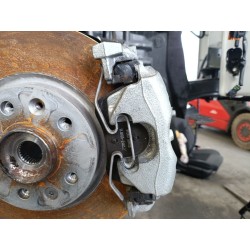 PINZA DE FRENO DELANTERA DERECHA 410016RN0A 
