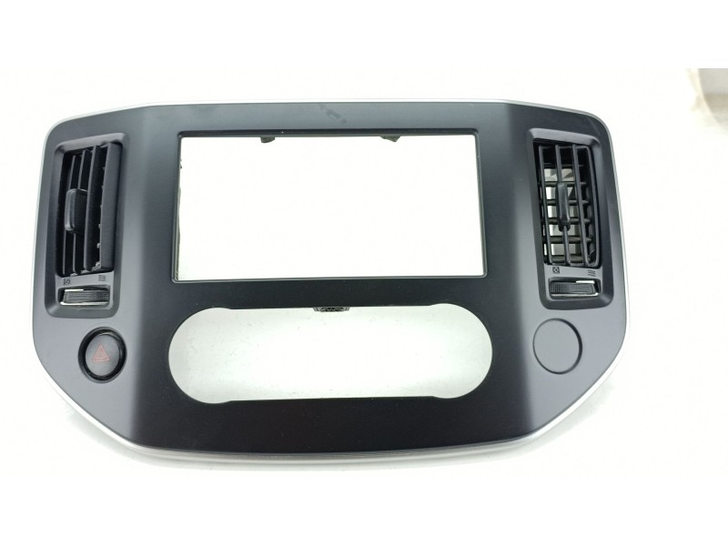 Recambio de moldura para nissan nv200 furgoneta e-nv (me0n) referencia OEM IAM 68260  