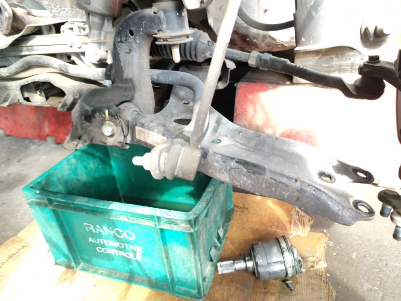 Recambio de brazo suspension inferior delantero izquierdo para hyundai tucson (tl, tle) 1.6 gdi referencia OEM IAM 54500D7000  