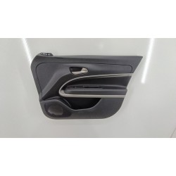 GUARNECIDO PUERTA DELANTERA DERECHA 735795642 