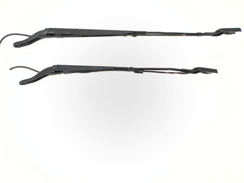 Recambio de brazo limpia delantero derecho para peugeot rifter 1.5 bluehdi 100 referencia OEM IAM 9840175580  