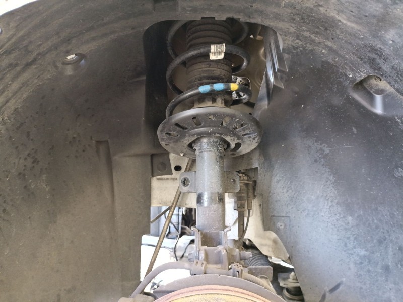 Recambio de amortiguador delantero izquierdo para peugeot rifter 1.5 bluehdi 100 referencia OEM IAM 9826260680  