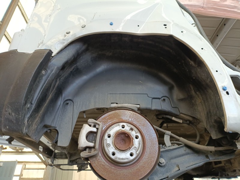Recambio de paso de rueda trasero derecho para peugeot rifter 1.5 bluehdi 100 referencia OEM IAM 9817398080  