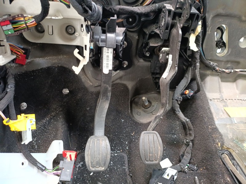 Recambio de pedal embrague para peugeot rifter 1.5 bluehdi 100 referencia OEM IAM 9820886180  