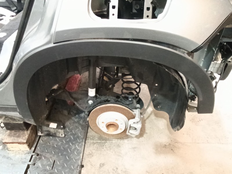 Recambio de aletin trasero izquierdo para jeep avenger (j2) electric referencia OEM IAM 735769641  