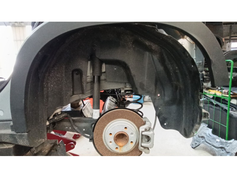 Recambio de paso de rueda trasero izquierdo para jeep avenger (j2) electric referencia OEM IAM 0000052270792  