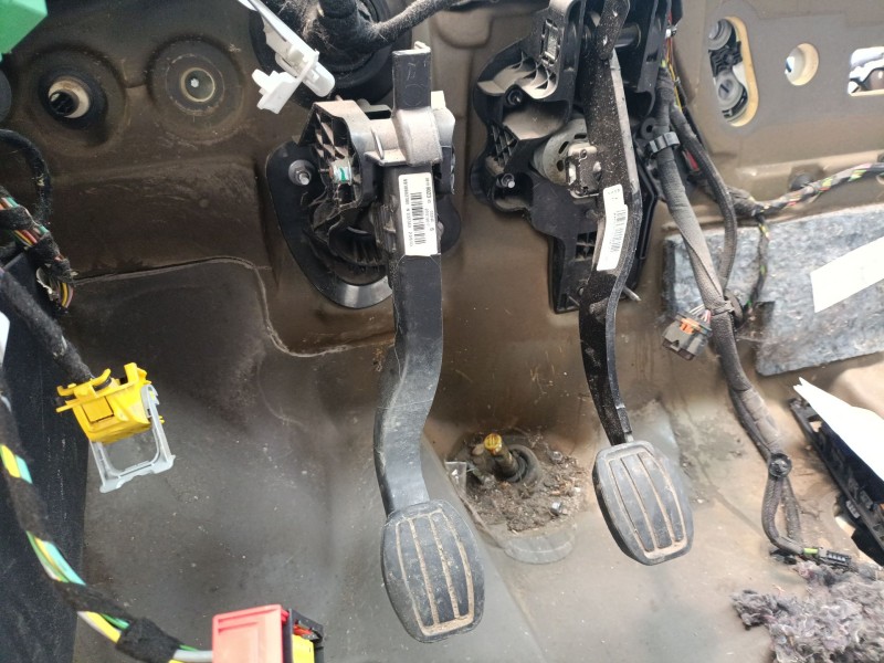 Recambio de pedal embrague para citroën jumpy iii furgoneta (v_) 2.0 bluehdi 120 referencia OEM IAM 9820339980  